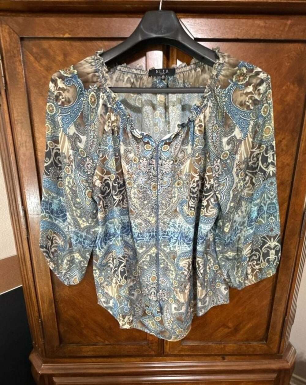 B.L.E.U. Woman Plus Size 1X Blue and Brown Paisley Embellished Peasant Blouse St